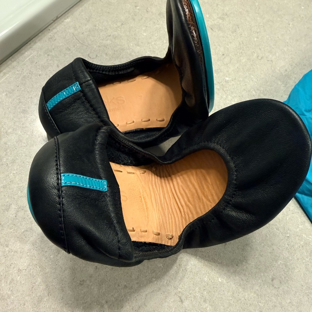 Tieks Black Leather Ballet Flats. Size 7. Brand new